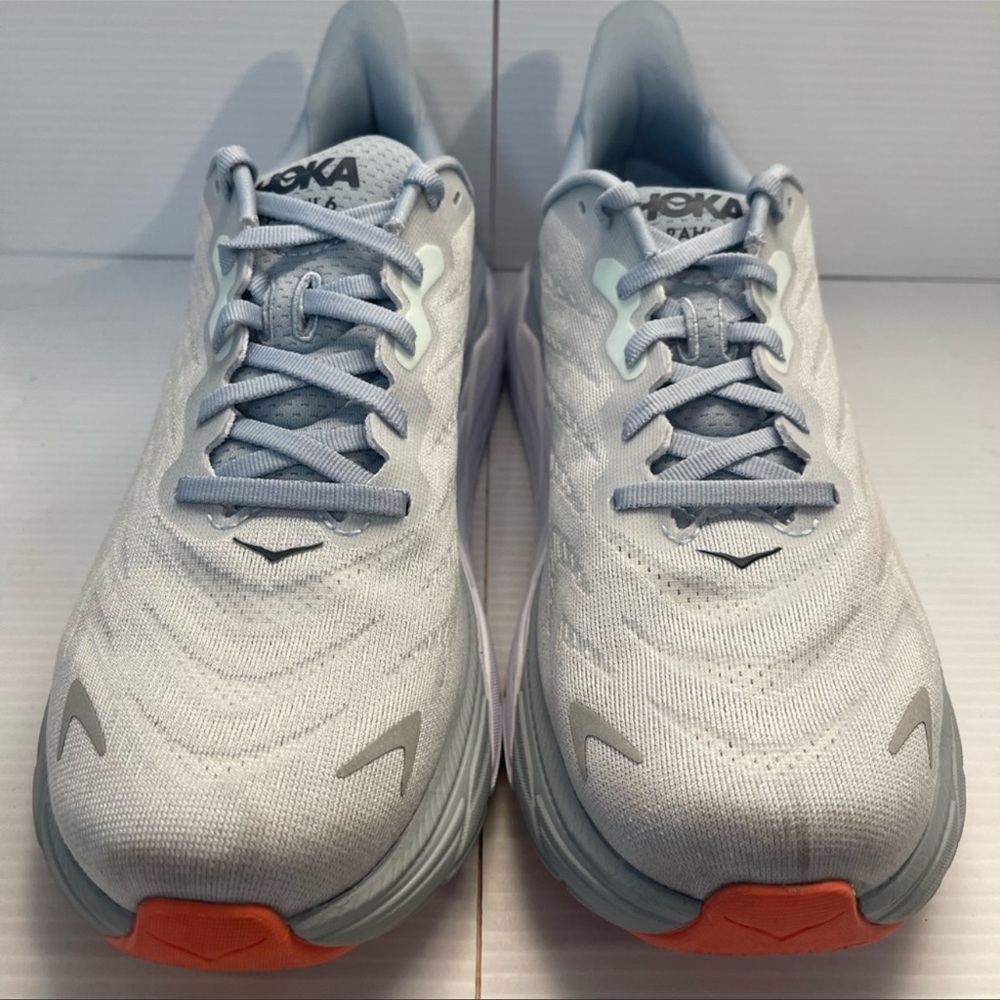 Hoka Arahi 6